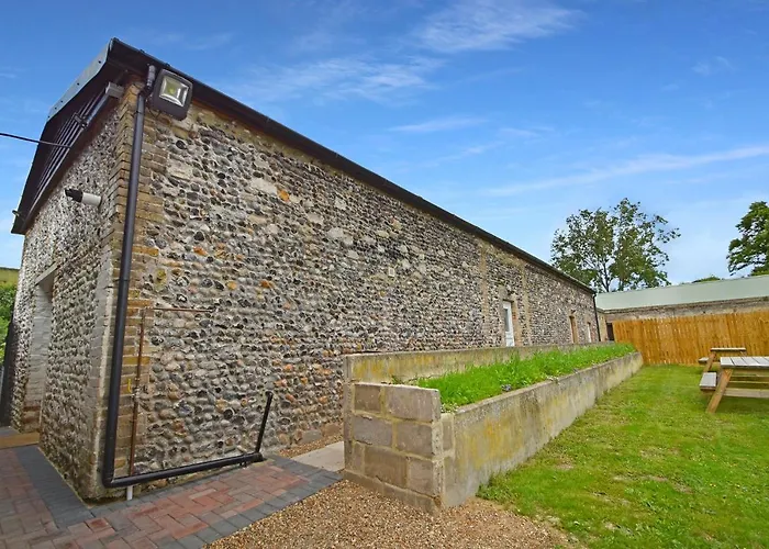The Flint Barn At Quex Park Estate