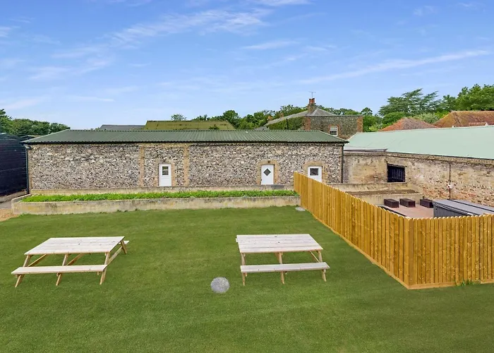 The Flint Barn At Quex Park Estate