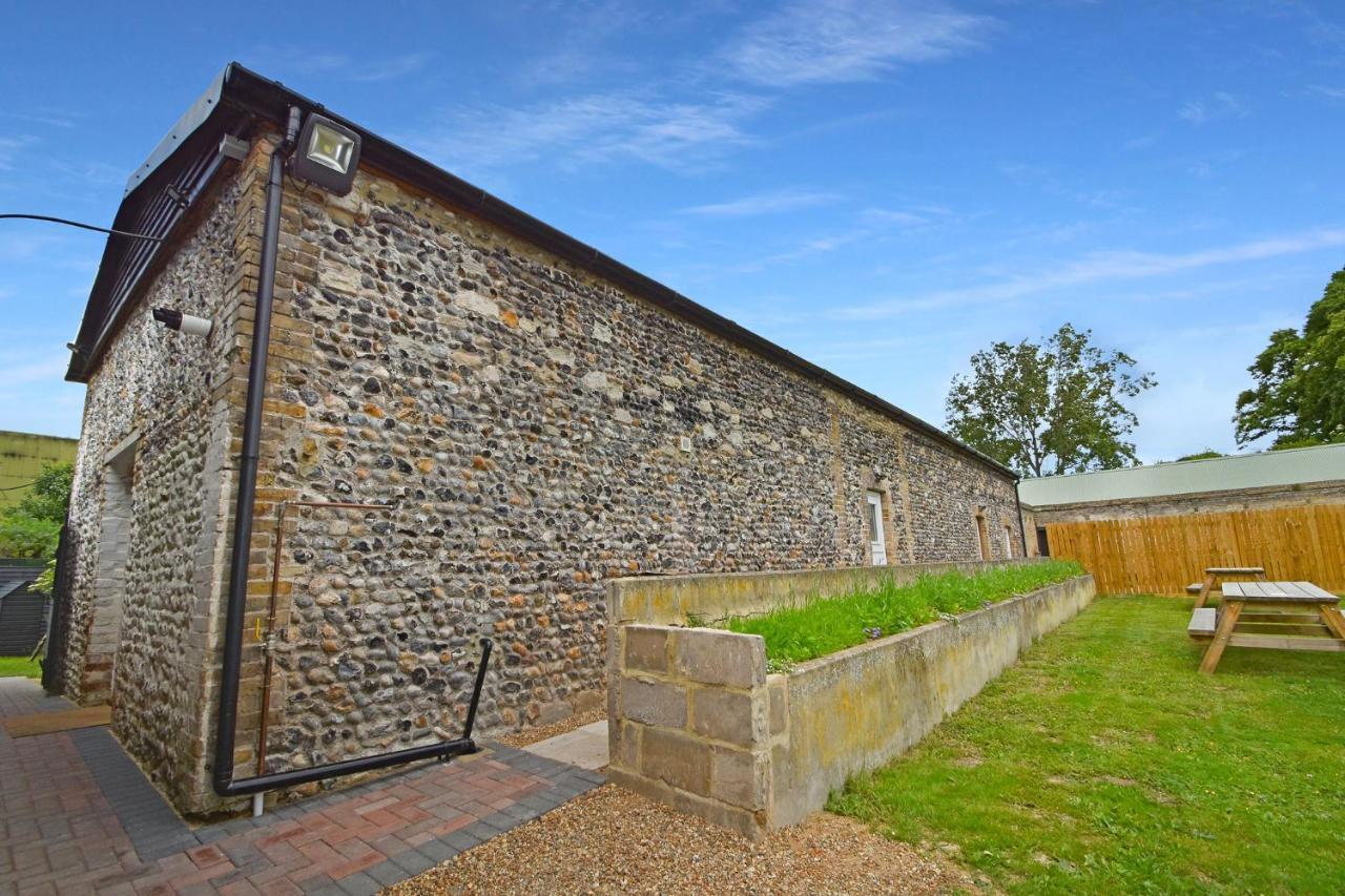 Holiday home The Flint Barn At Quex Park Estate *