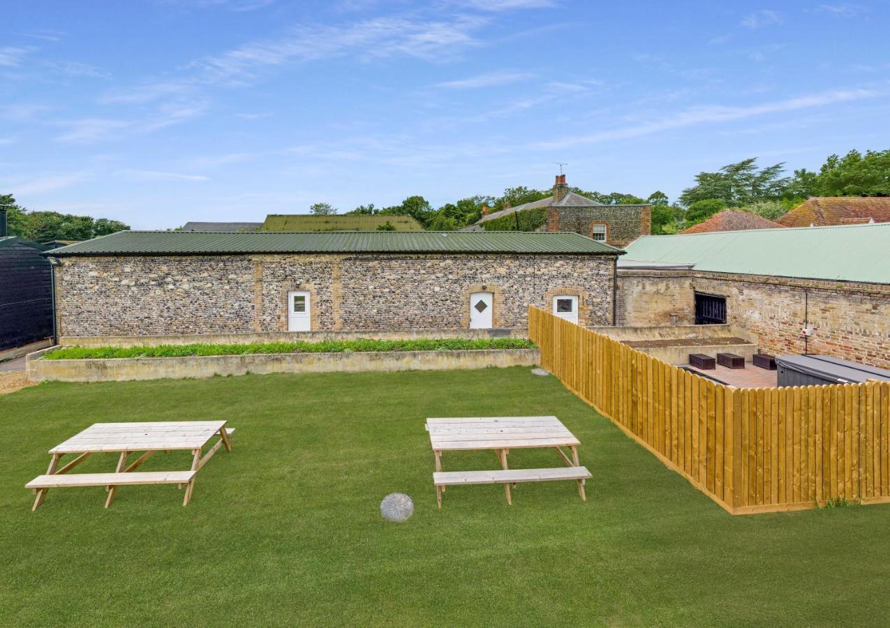 Holiday home The Flint Barn At Quex Park Estate