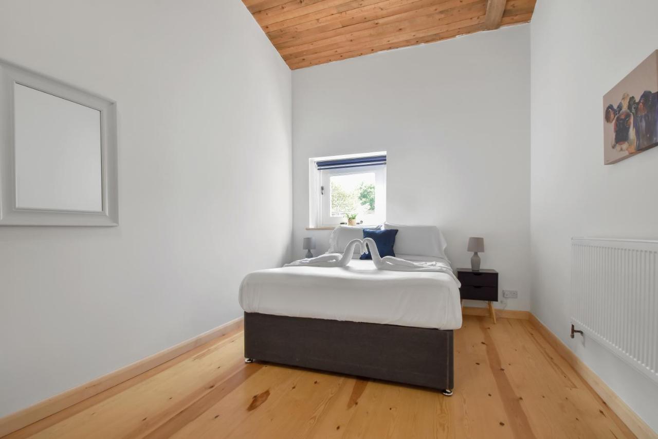 The Flint Barn At Quex Park Estate Holiday home Birchington-on-Sea