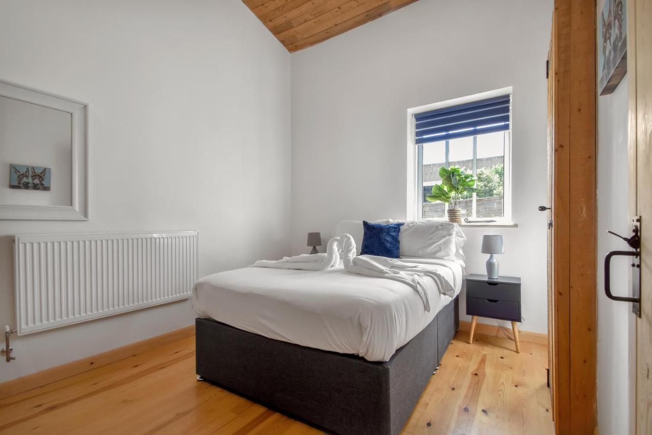 The Flint Barn At Quex Park Estate Holiday home *